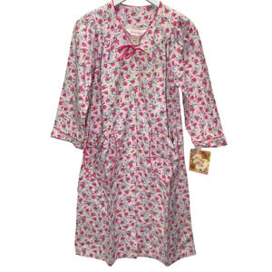 Vintage Lovely Lady Flannel Snap Button Robe House Coat M Pink Floral New